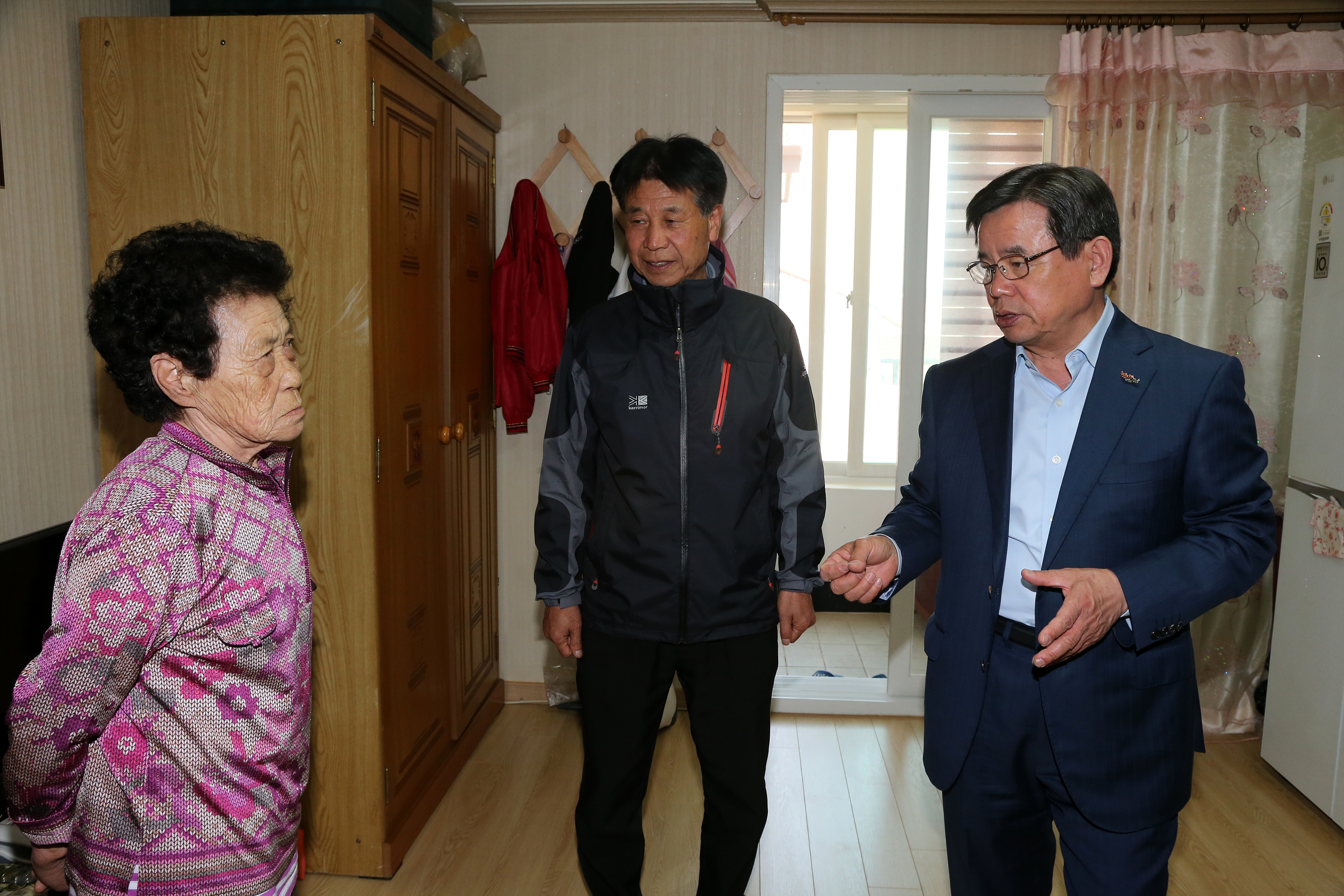 (25일)서천군, 장항 송림마을 공동생활 홈 입주가구 방문 (1)