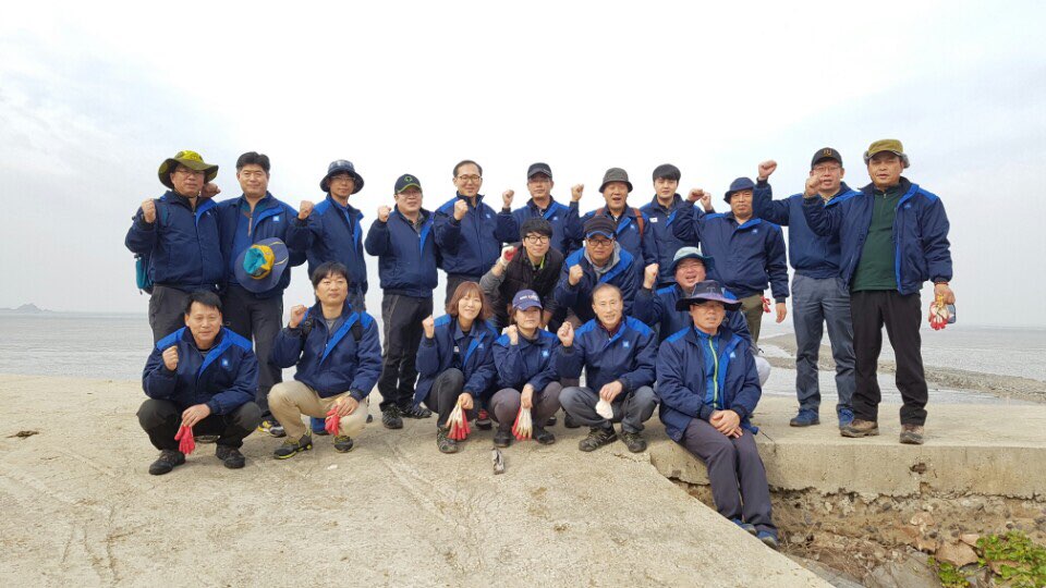 (1일)서천군 유부도 클린봉사 GM군산공장 임직원 참여  (2).jpeg