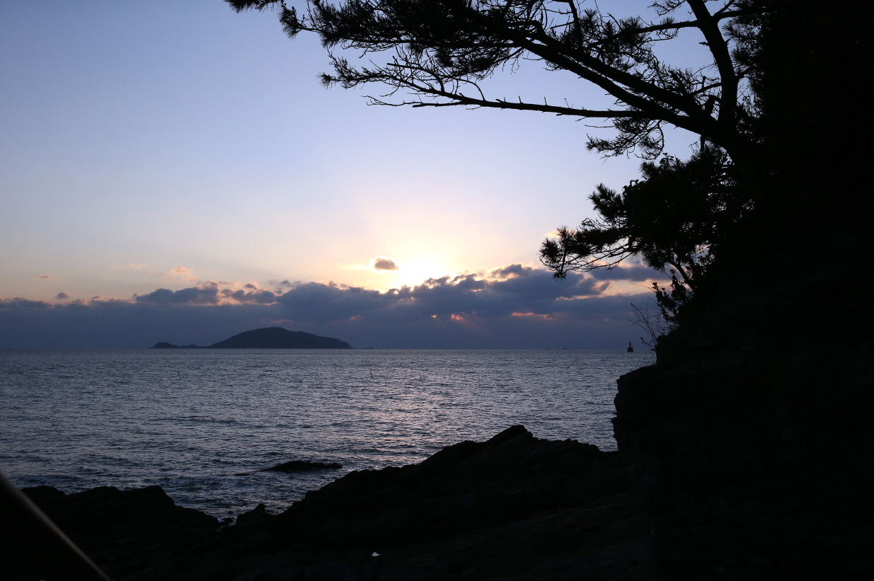사진(2일) 서천군, 마량포 해넘이, 해돋이 행사 성료 (해넘이 모습)