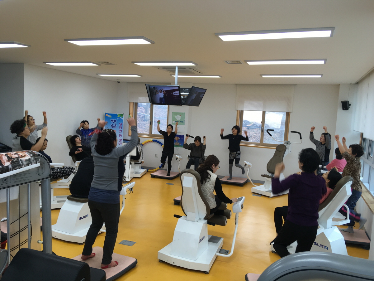 사진(12일) 서천군보건소, 비만탈출, 뱃살 걱정 뚝(지난해 아름다운 몸매 만들기 프로그램 운영)