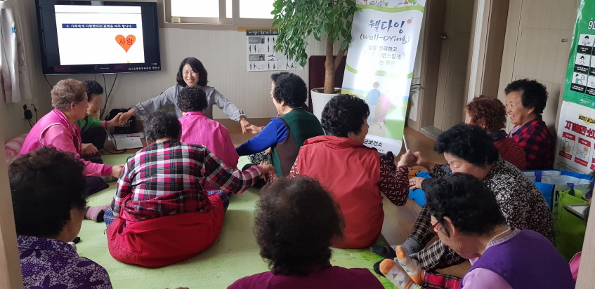 [크기변환](14일) 서천군, 찾아가는 ‘웰다잉 교육 프로그램’ 호평