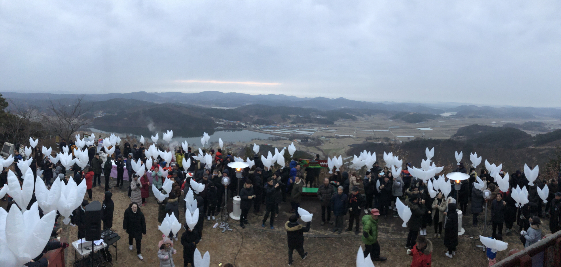 [크기변환][크기변환](2일) 문산면, 제12회 천방산 해돋이 행사 ‘인산인해’.JPG