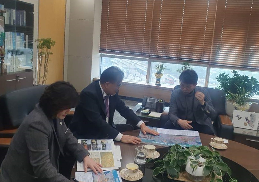 1. 김기웅 서천군수, 정부 부처 방문해 지역 현안 건의