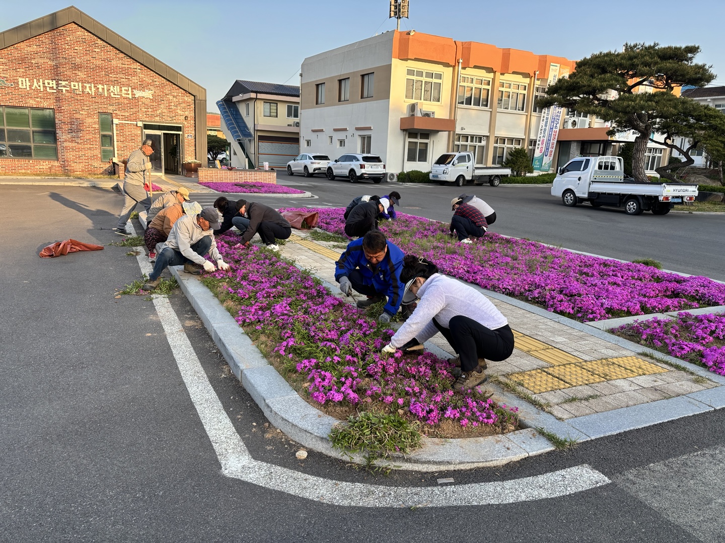 4. 마서면주민자치회, 봄맞이 ‘푸른 마서 만들기’ 캠페인 펼쳐.JPG