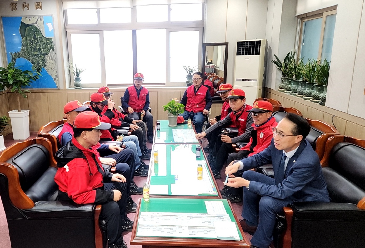 5. 서면, 산불 제로화 달성 산불감시원 격려