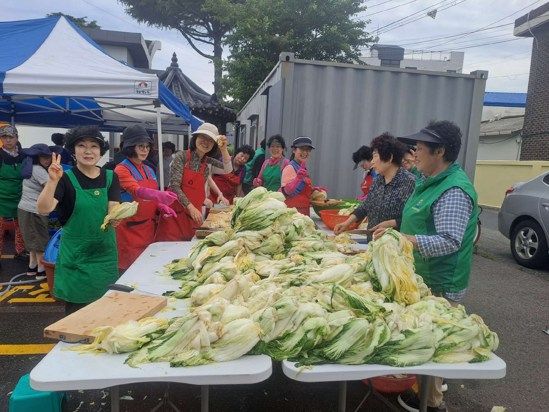 7 장항읍, 사랑 가득 제철 김치 나눔 행사 성료.                              (1)