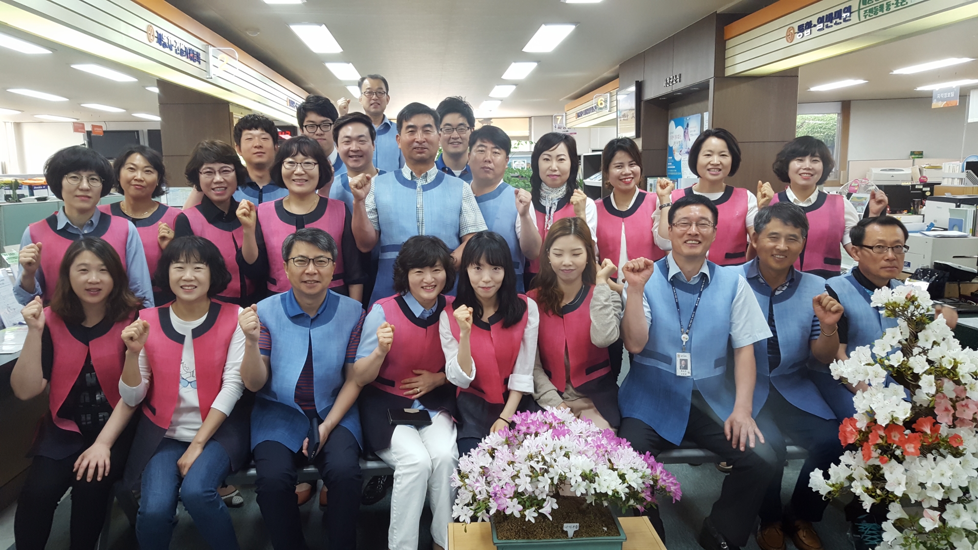 서천군 민원실, 화사함에 향기를 더했습니다.